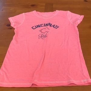Cincinnati Reds Pink girls XL t shirt. Good preworn condition-see photos